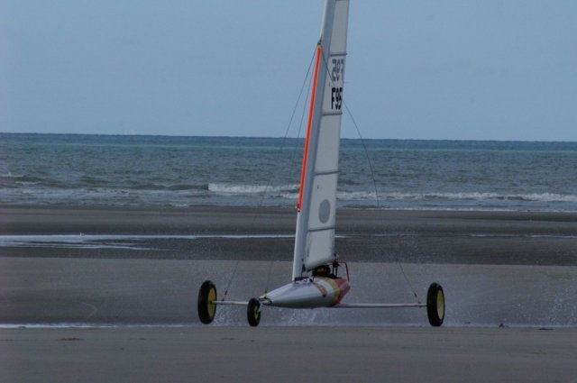 Entraintement competition de char a voile dans le 62